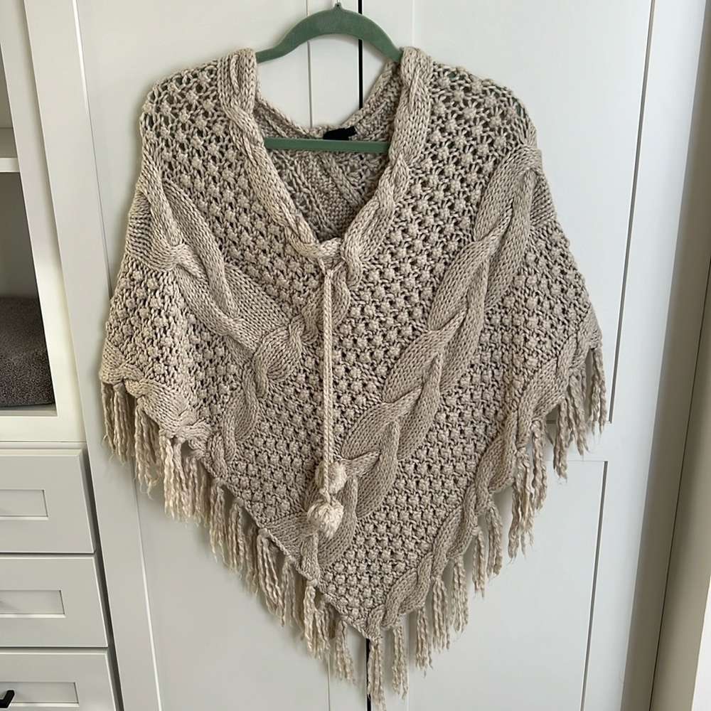 Like New H&M Knit Shawl - One Size